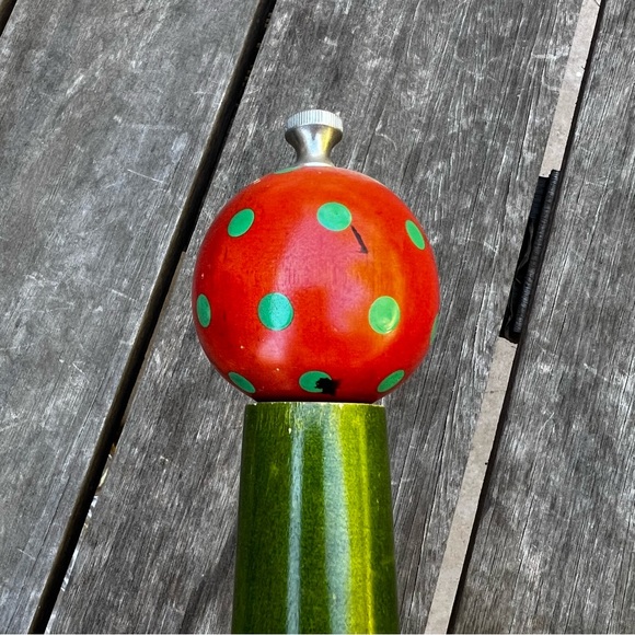 Vintage William Bounds Pepper Mill Grinder Wood Green Red Polka Dot - Picture 4 of 11